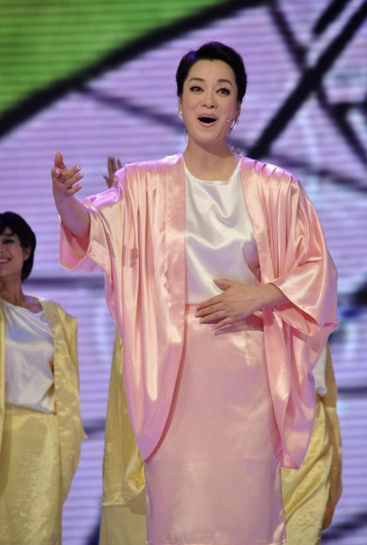 毛阿敏多大年龄歌星毛阿敏多大年龄