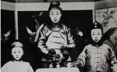 女太监是怎么净身的？手段比男人残忍百倍，皇上却乐此不疲