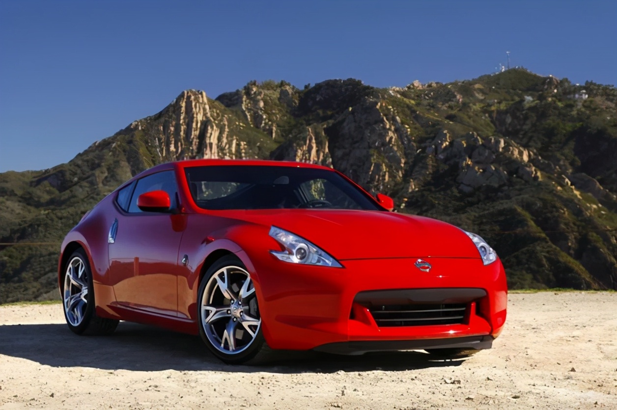 “完美代步车”，3.0T V6折合仅26万，日产Fairlady Z发布