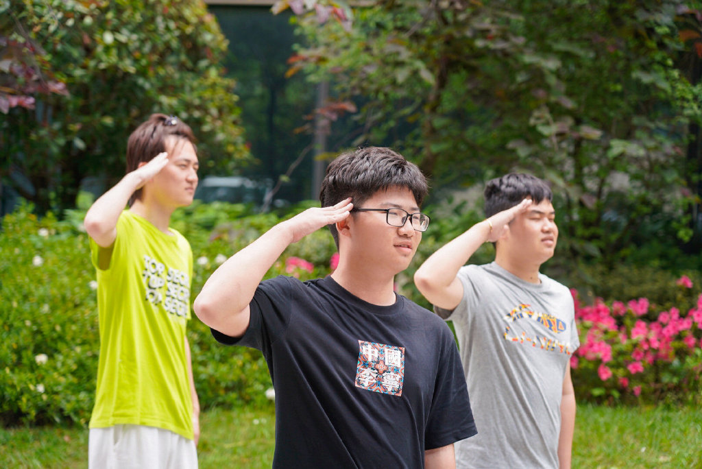 S19巅峰赛定榜：安卓前七被职业包揽，小九一人占据苹果前二