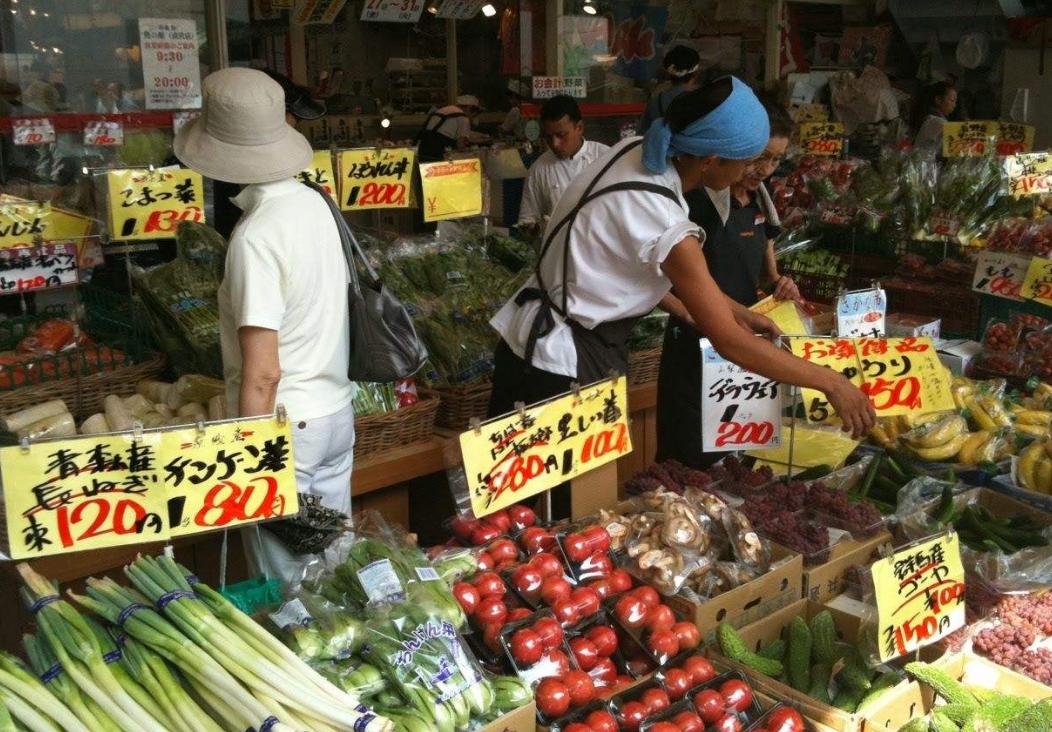 日本一颗白菜60元，人均年入24万不敢买西瓜？带你去菜场实地看看