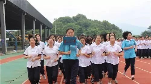 为什么要求学生每天都跑操？衡水中学首度揭秘，令人信服