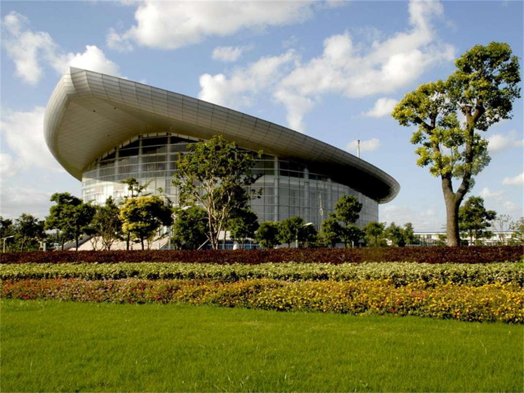 两所540—590分左右录取高校，地理位置优越，就业率高，值得报考