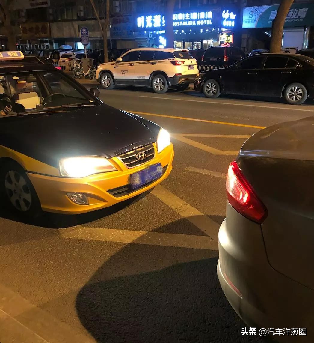 高速发生交通事故如何快速处理？老司机现场演示，新手司机学学