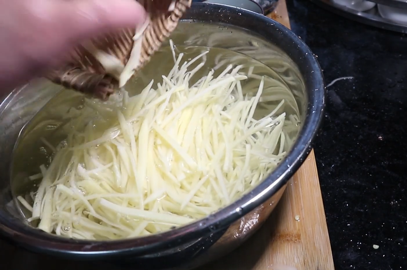 土豆絲的做法,土豆絲的做法 家常步驟