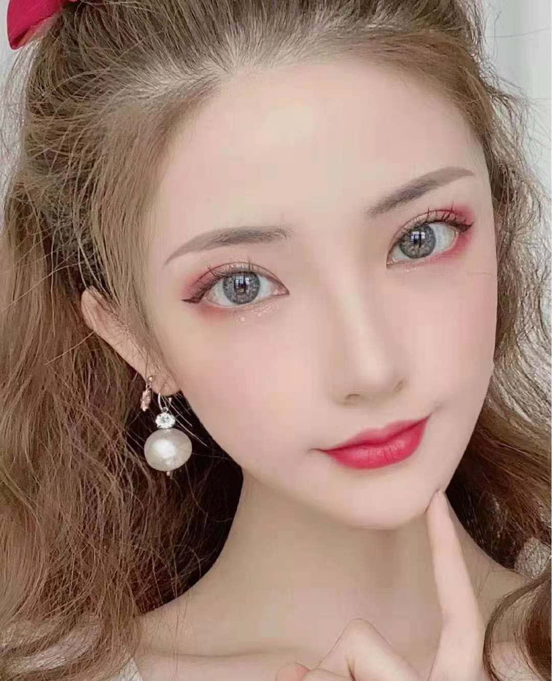 唇形多种多样,嘟嘟唇丰满,m唇冷艳,但这种唇形却很显老