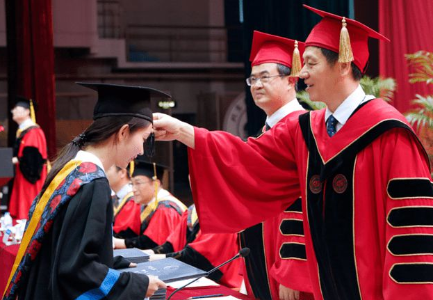 东南大学硕士生，毕业月薪4000吐槽研究生白读了，学校无辜躺枪