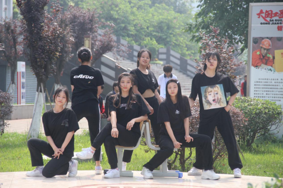 职业教育之花在这里艳丽绽放︱四川省商贸学校第六届校园开放日活动精彩纷呈