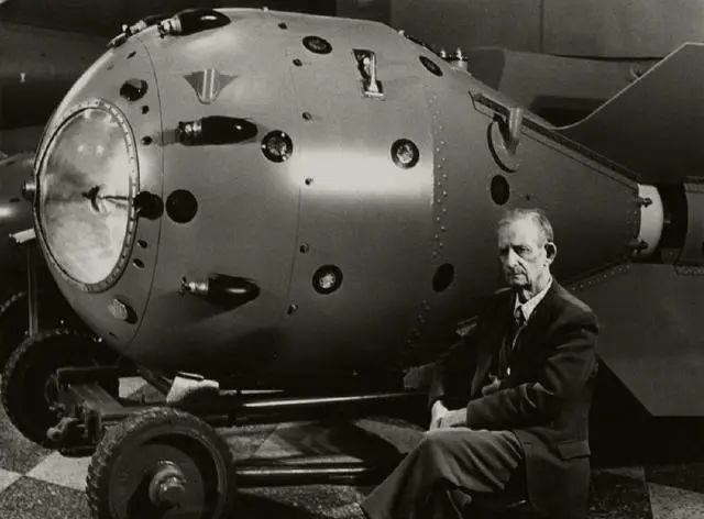 麦卡锡主义：一个游荡在美国上空的幽灵