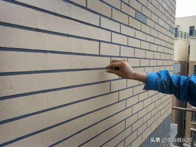 不贴瓷砖情况下，如何省钱又美观的处理外墙？3种方法供农民借鉴