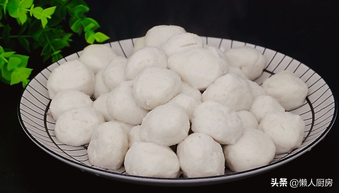 天冷了，我家隔天就用这鱼做鱼丸，每个鱼圆下锅都漂浮，别不会吃