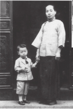 张幼仪次子彼得：险因母亲自杀打胎夭折，3岁时父亲抱其骨灰大哭