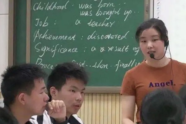 “取消英语”呼声高涨，学科地位受影响？辽宁、上海率先做调整