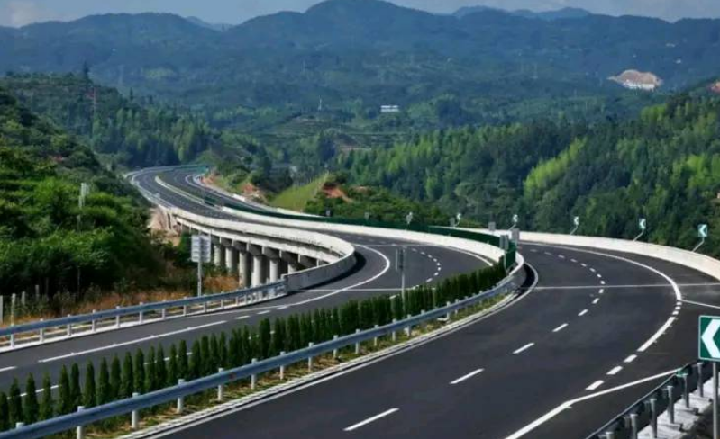 高速公路收费“新标准”，9月底实施差异化收费，事关无数车主