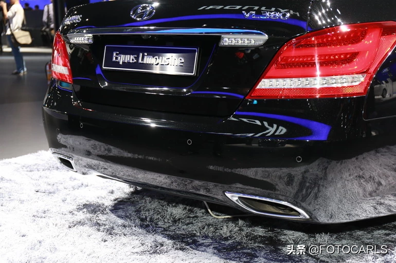 售价105.8万！现代雅科仕3.8 V6加长旗舰实拍，后排座椅太抢眼了