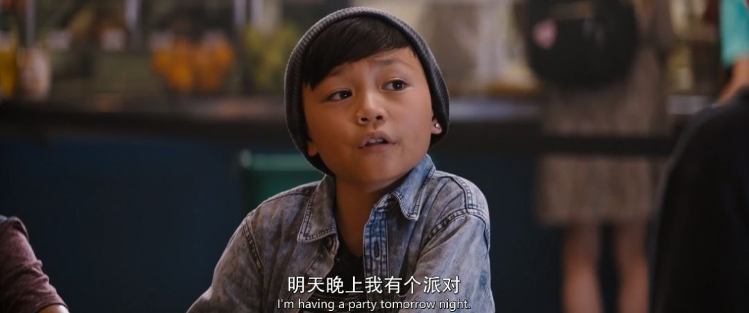 一群未成年人，演了部自己不能看的R级片