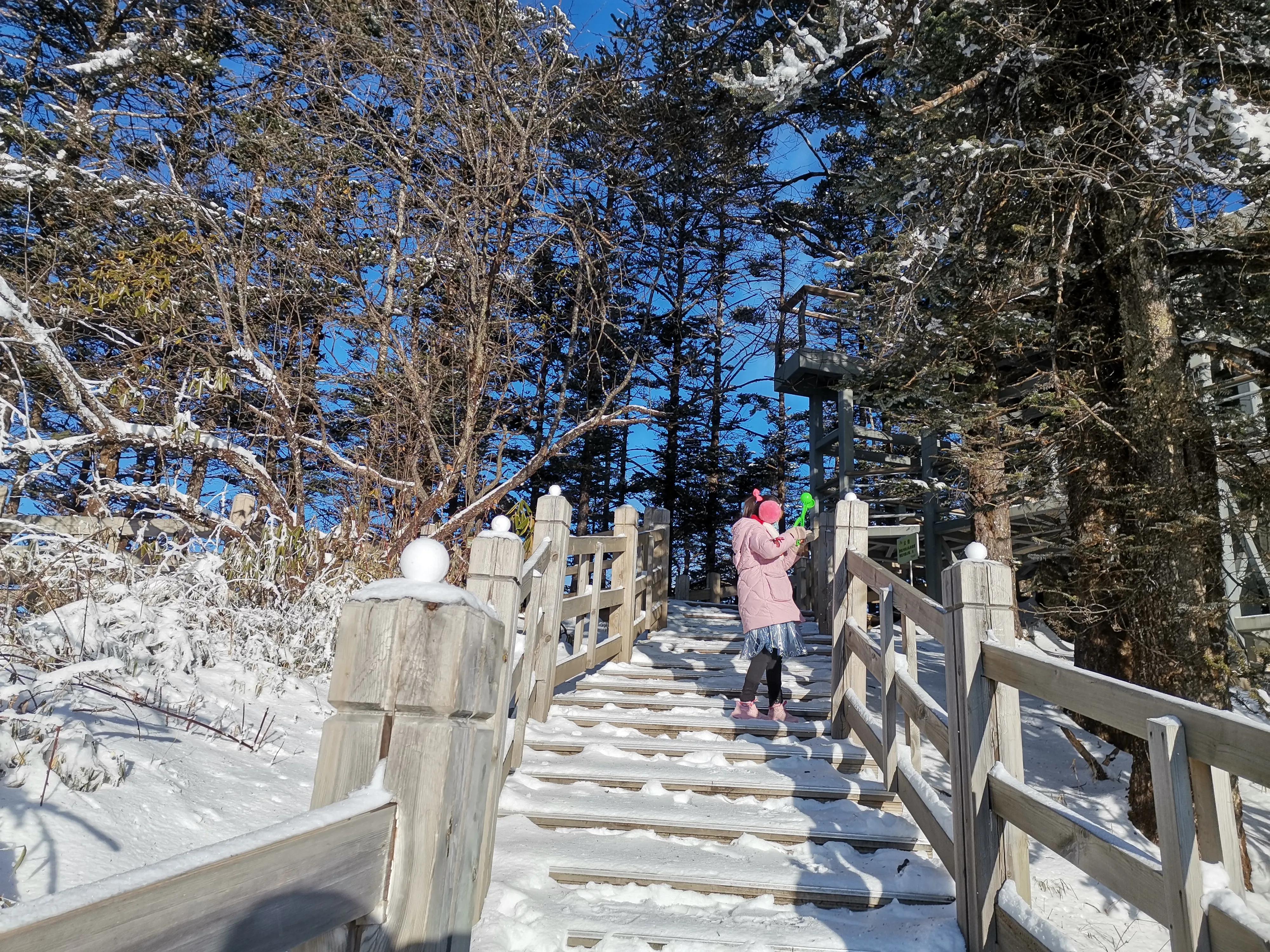 走近杜甫笔下的西岭雪山