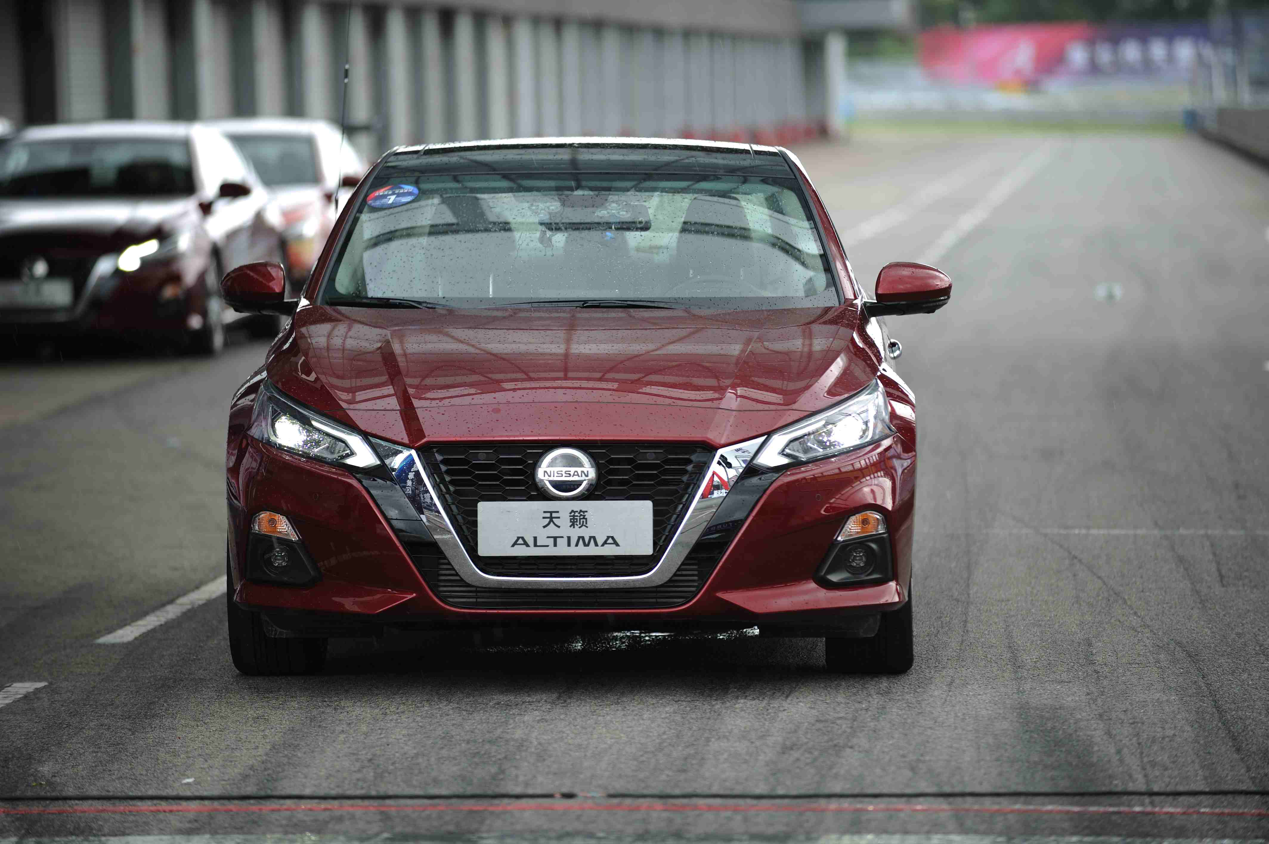 飞奔的大沙发——赛道激试全新日产天籁Altima