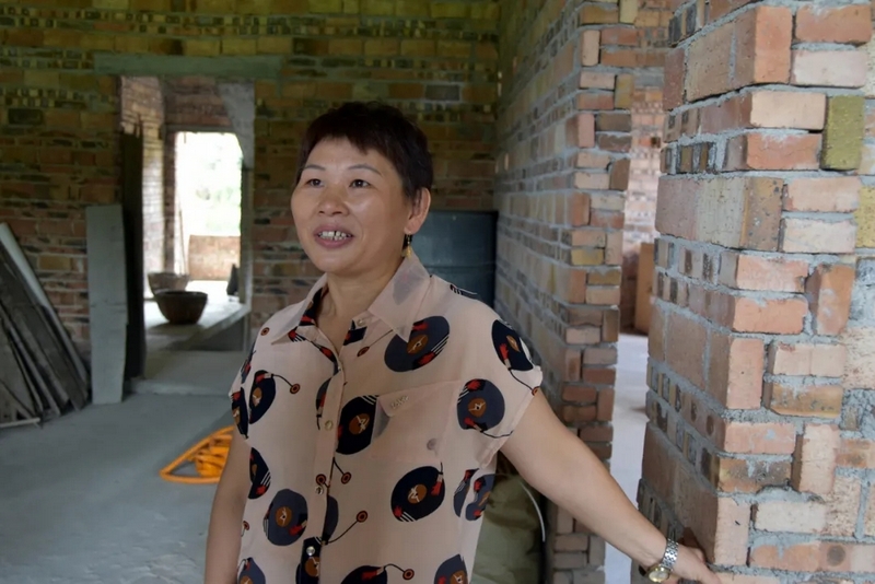 湖南女孩胡欣宇647分，被上海交大录取，喜讯传来，父母笑容灿烂