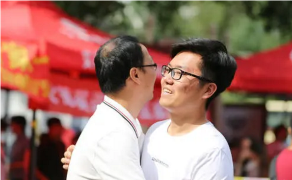 “我考不上大学怎么办？”，面对孩子灵魂拷问，家长回答堪称完美