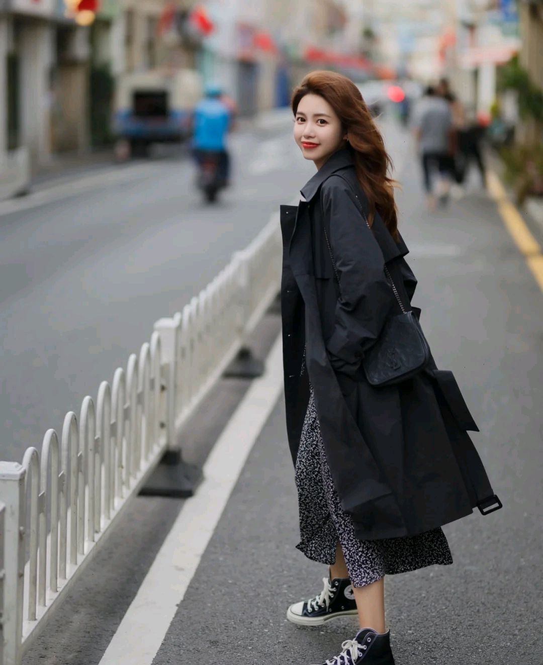 小店面女装装修效果图：打造女生专属时尚门面
