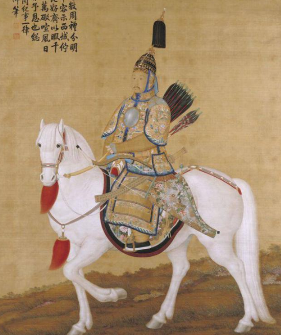 乾隆皇帝身高成谜，如今一件文物揭开真相，个子太矮穿恨天高出门