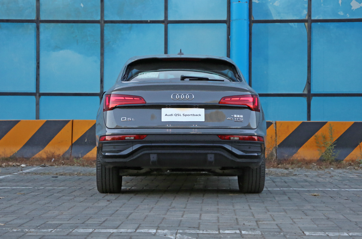 张扬的实用主义者 试驾奥迪Q5L Sportback