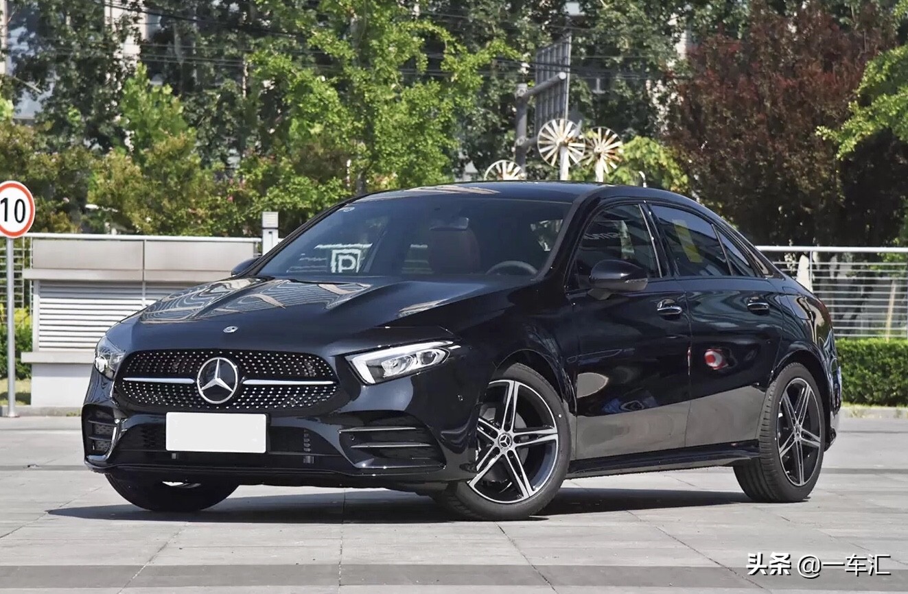 2.0T+全时四驱，奔驰新款A220L，网友：快30万元买它值不值