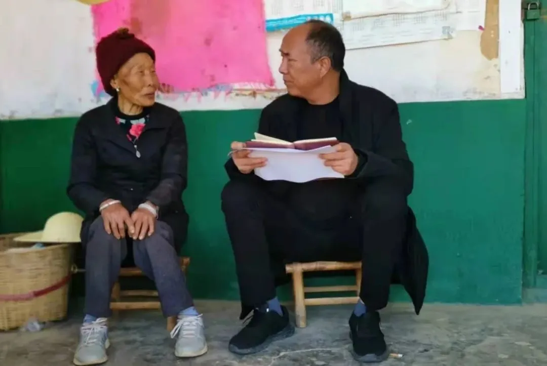 楚雄州检察院:入户走访挂包户 精准帮扶暖民心