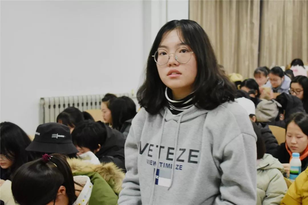 高考300多和100多都能上专科，考生抱怨不公平，网友：太天真了