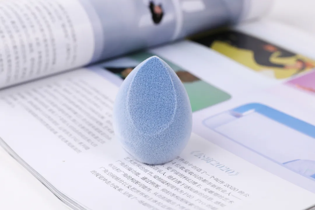 美妆蛋过气了？这些新款上妆工具有点东西