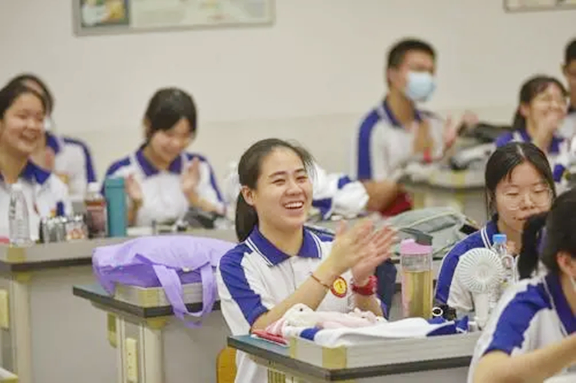 高考提前批录取分数线公布，211大学提档线为489分，考生追悔莫及