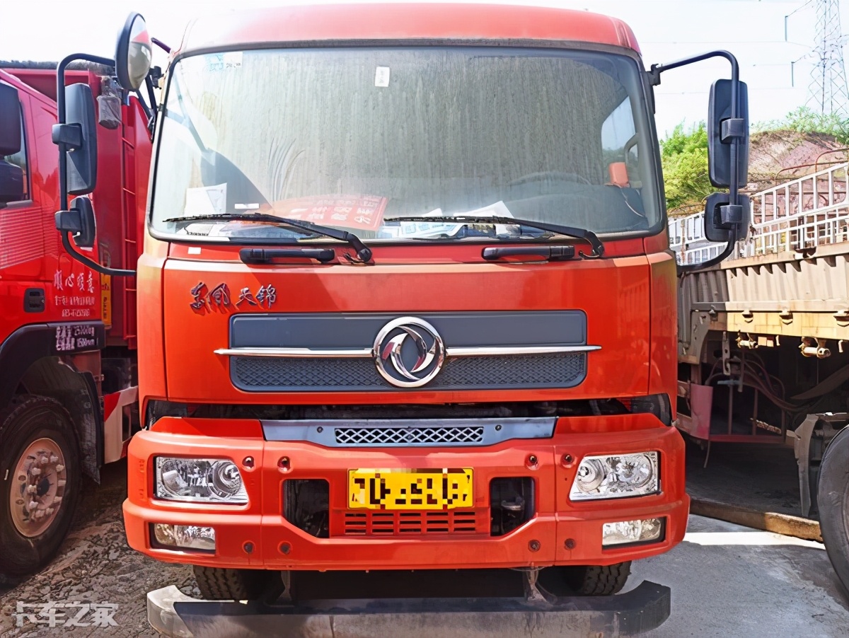 自重不到13噸，標(biāo)載運(yùn)輸首選，實(shí)拍東風(fēng)天錦8X4二手自卸車(chē)