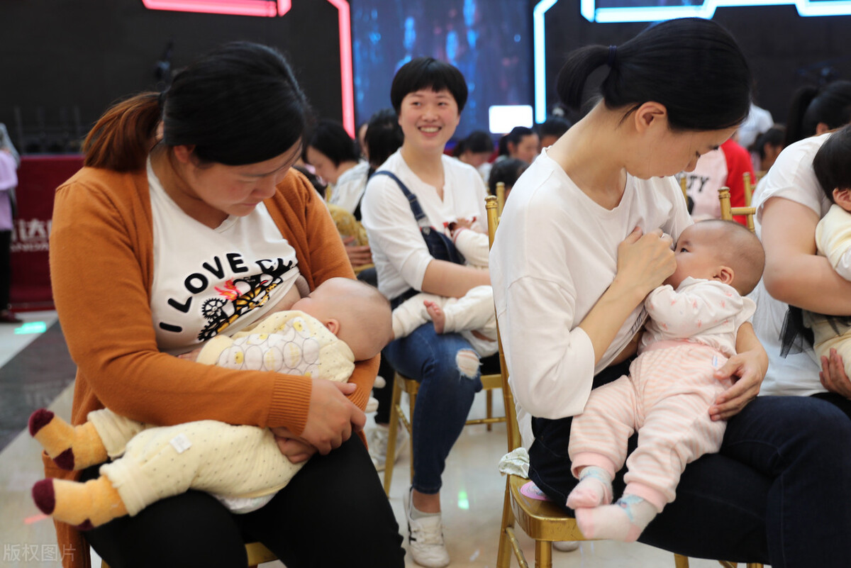 冬奥冠军倒立喂奶,尺度过大惹争议!母乳妈妈遭遇的责难何时能停