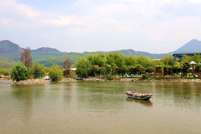 丽江拉市海，骑马走茶马古道，赏鸟走观湖长廊