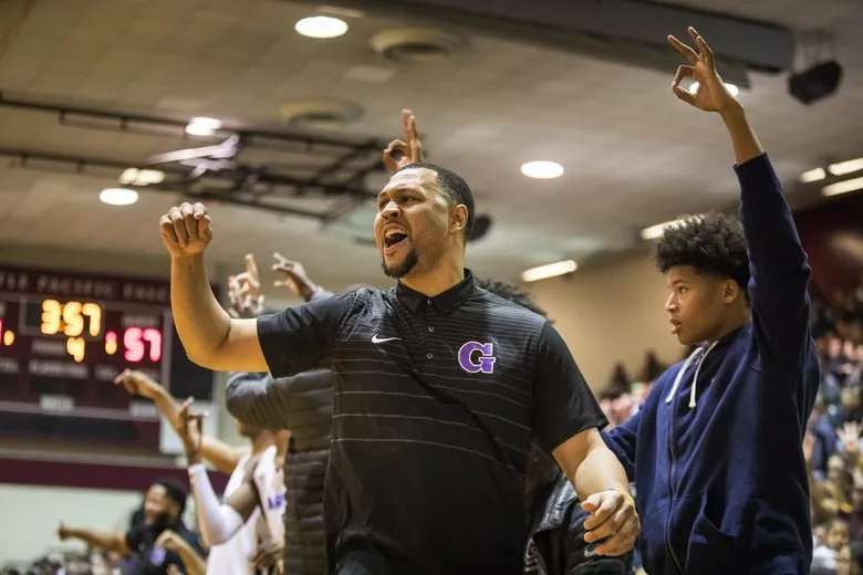 nba有哪些球星摘除了半月板(6年7次膝盖手术！29岁就从NBA退役！他的生涯比罗斯更悲情)