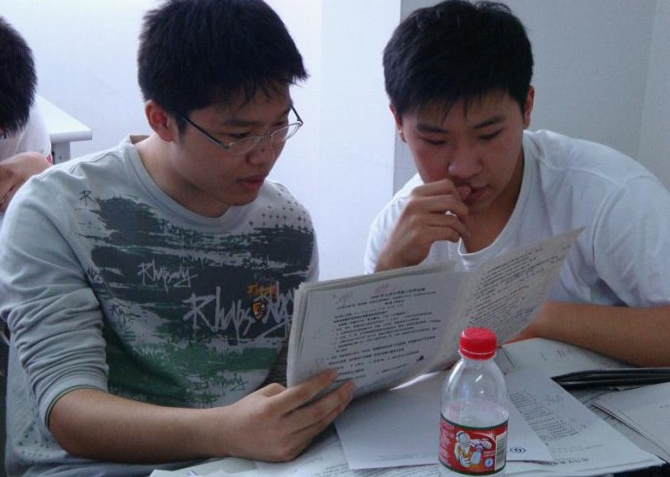 家长花10万补课费，学生高考成绩688分，为什么被人嘲笑？