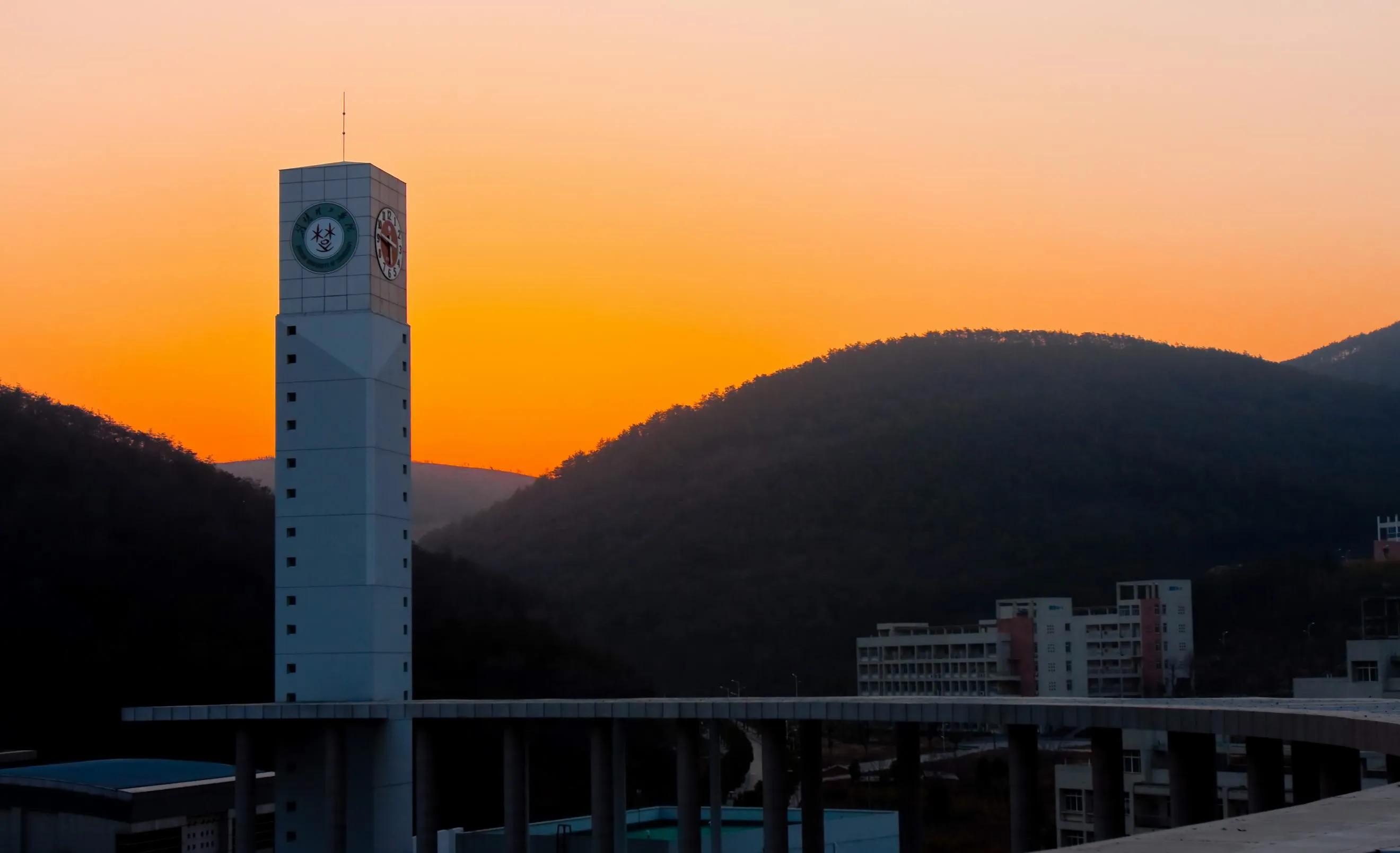 #荆楚理工学院，荆门市唯一的一所本科院校