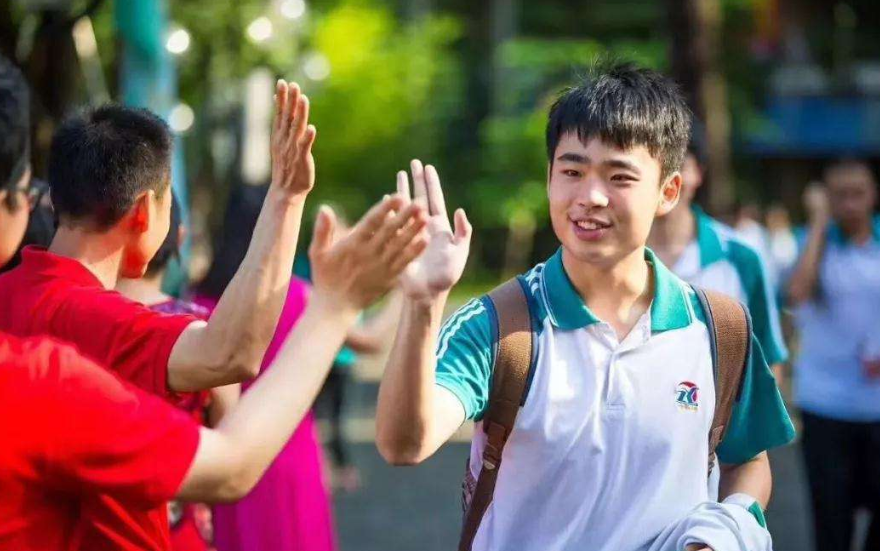 2021江苏省高校排名出炉，苏大挤进前3名，南大稳居榜首