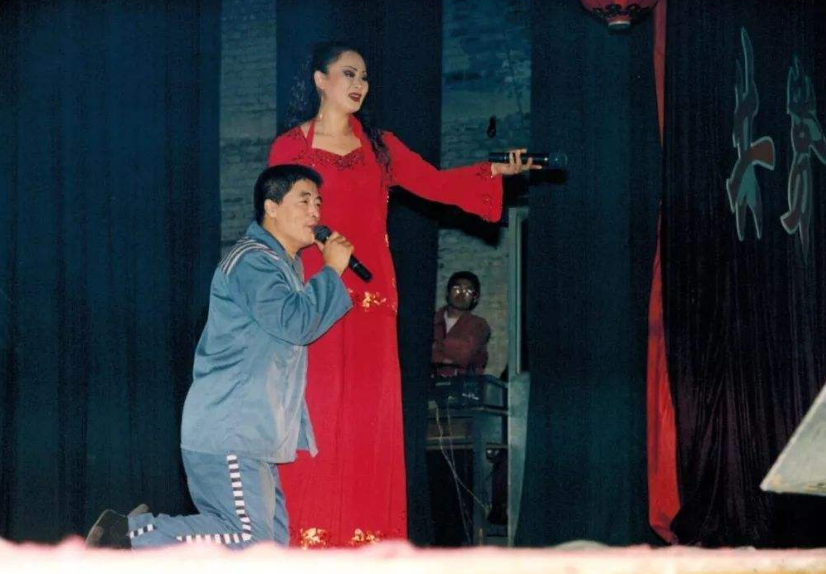 拒绝赵本山拜师潘长江，搭央视李咏走红的魏三，为何越来越“糊”