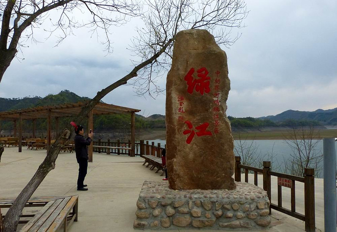 丹东冷清小村庄，至今仍保持日升而出习惯，民风朴实，游客很少