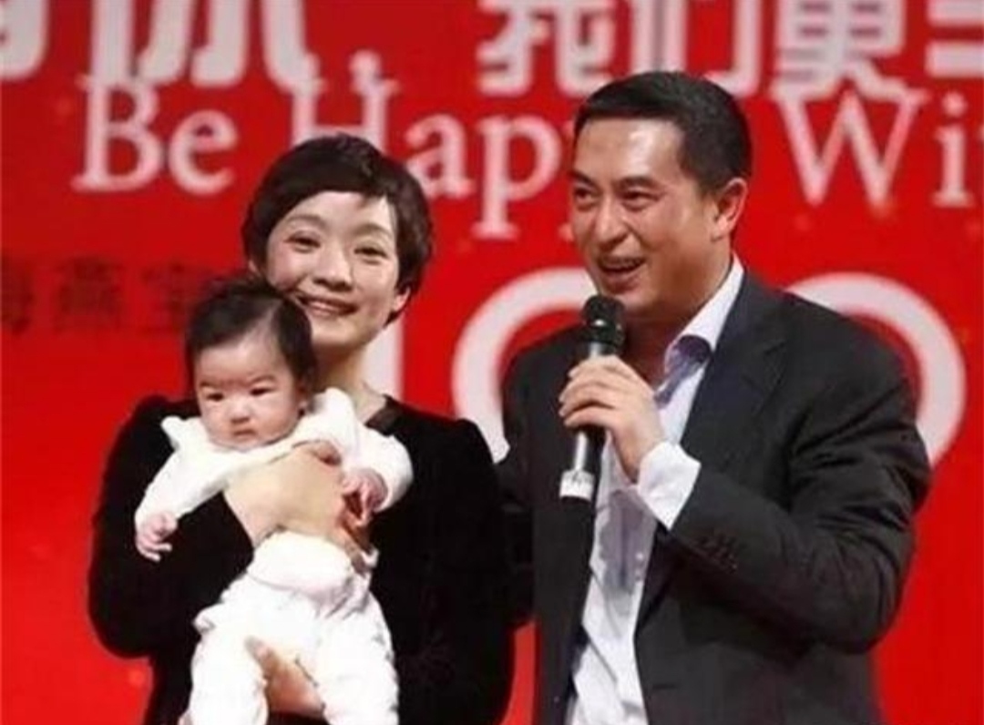 張嘉益：被前妻杜珺嫌棄“吃軟飯”，卻被二婚媳婦王海燕當成寶