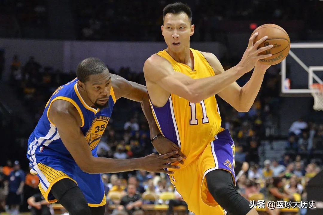 易建联当年为什么离开nba(69天！易建联短暂的湖人时光，分明能留下来，为何主动解约？)