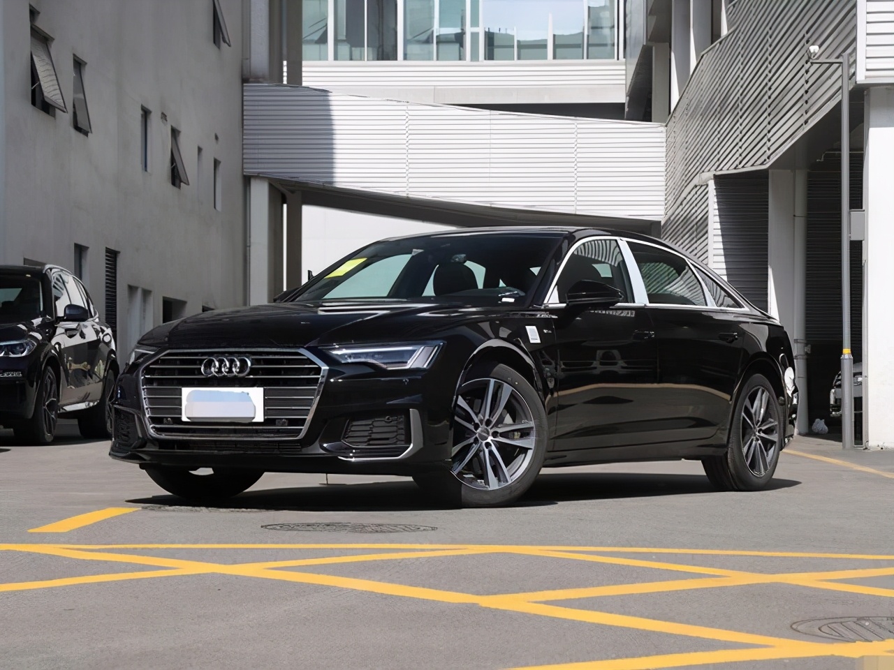 奥迪A6 Luxury Sedan 35万起售，豪华舒适商务座驾首选