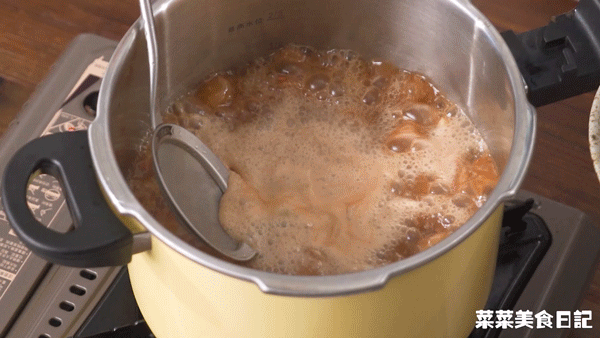 秒杀大排档的好方子，一焖香绝了！懂行的都在吃它