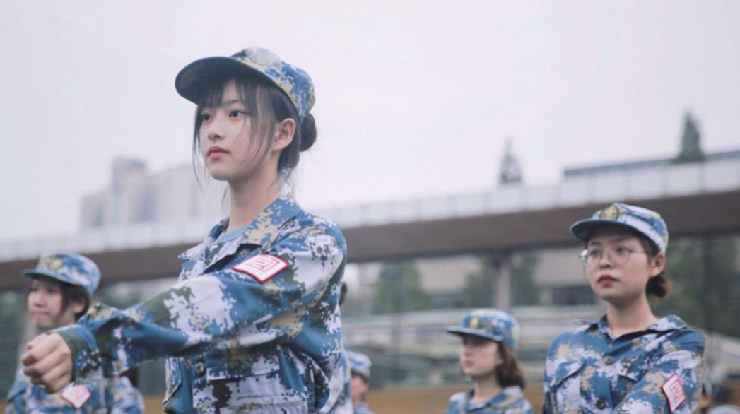 大一新生军训别“耍滑头”，不要聪明反被聪明误，影响毕业就晚了