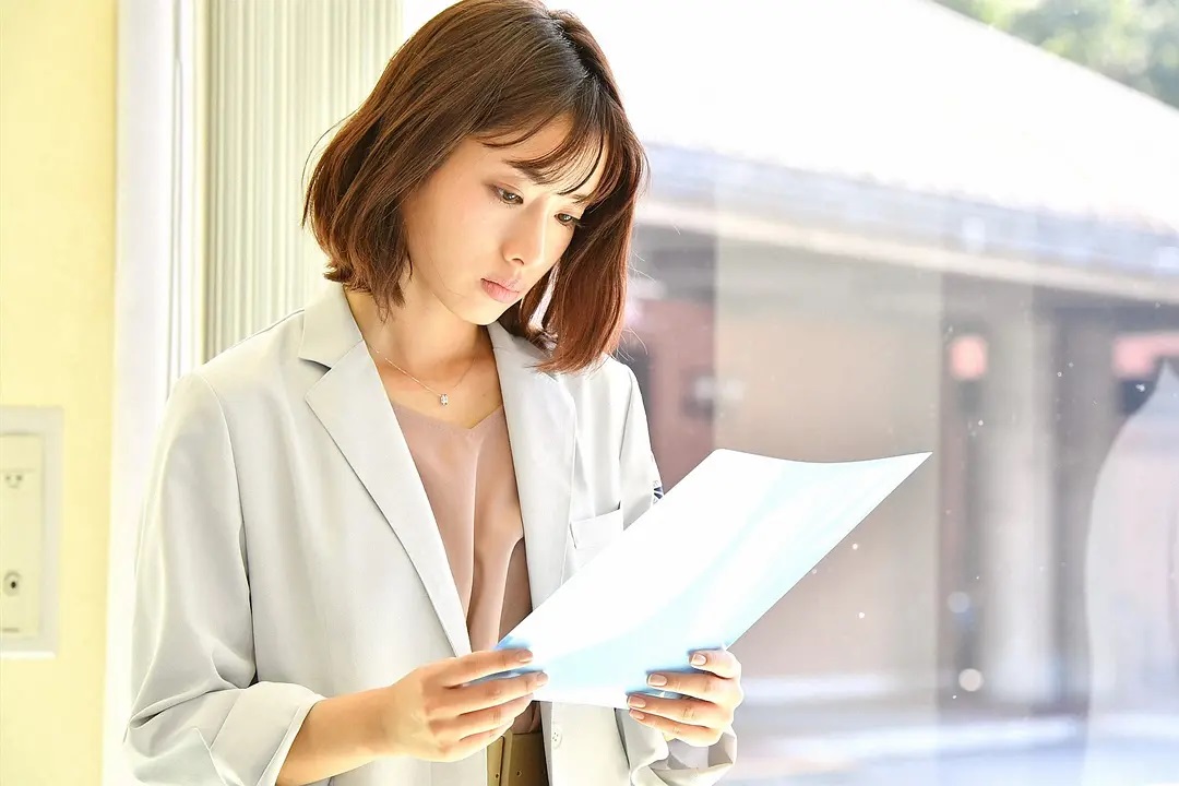 15岁获“完美少女”24岁低谷25岁癌症，石原里美逆袭国民女神