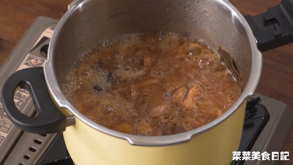 秒杀大排档的好方子，一焖香绝了！懂行的都在吃它