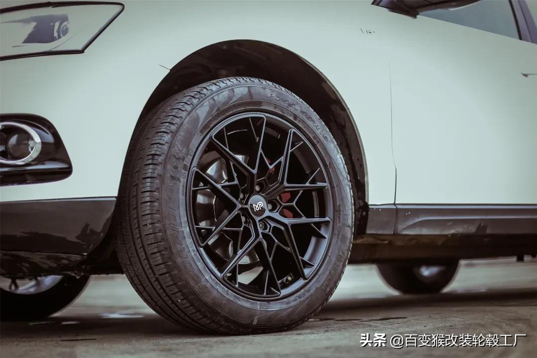 “样靓身材正”也许就是这台改装过后的奥迪Q5的代名词