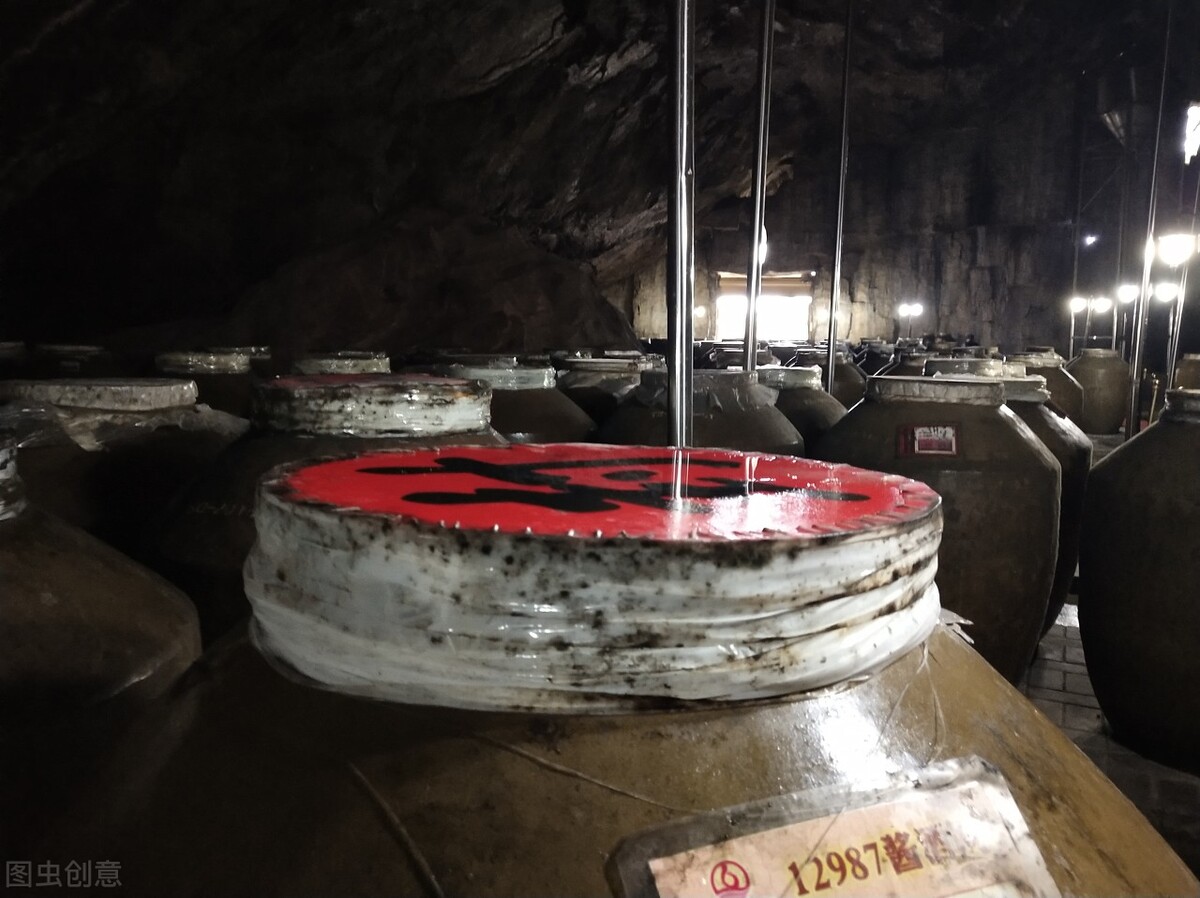 酱酒火了，茅台镇有酒厂几百家，为何能酿出好酒的酒厂寥寥无几？